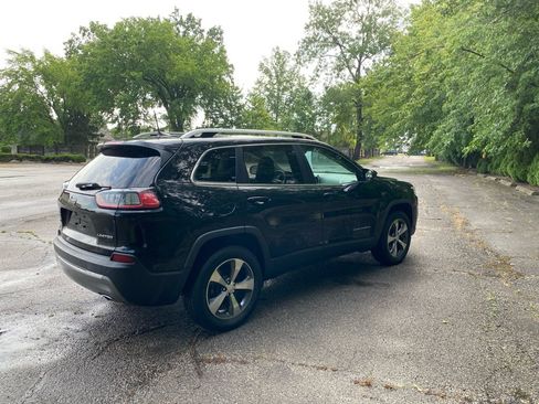 Used 2019 Jeep Cherokee Limited AWD/4WD image 5
