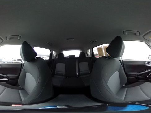 Used 2025 Kia Soul LX w/ LX Technology Package image 40