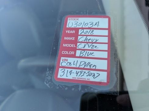 Used 2018 Chevrolet Cruze LT w/ Convenience Package image 34