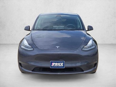 Used 2023 Tesla Model Y Long Range AWD/4WD image 2