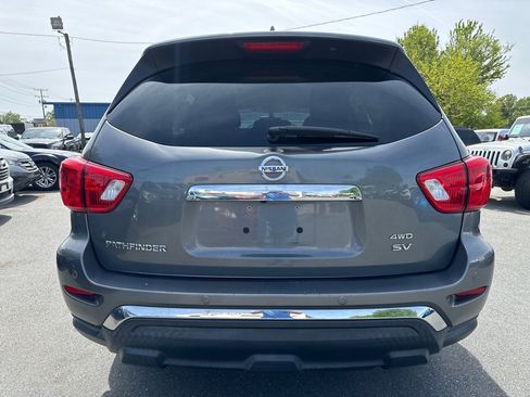 Used 2019 Nissan Pathfinder SV image 4