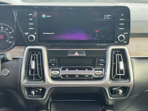 Used 2022 Kia Sorento EX w/ Panoramic Sunroof Package image 17