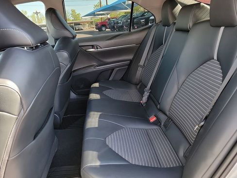 Used 2022 Toyota Camry SE FWD image 8
