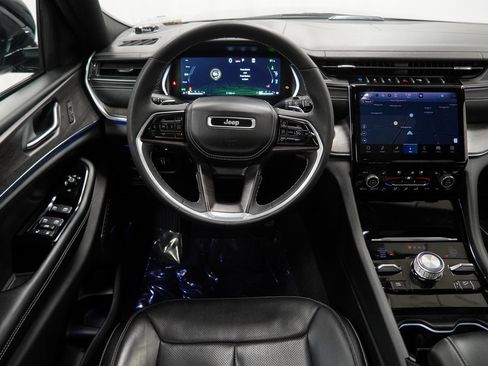 Certified 2023 Jeep Grand Cherokee Overland image 27