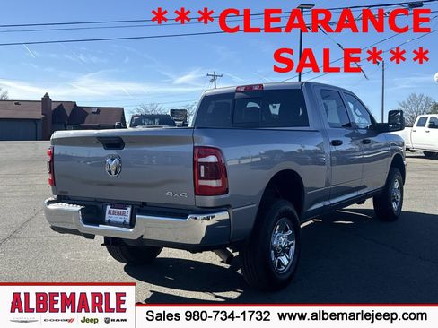 Used 2024 RAM 2500 Tradesman w/ Chrome Appearance Group image 3