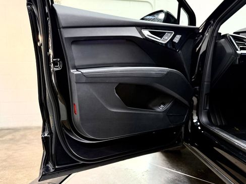 Used 2024 Audi Q4 e-tron Premium Plus w/ Premium Plus image 11