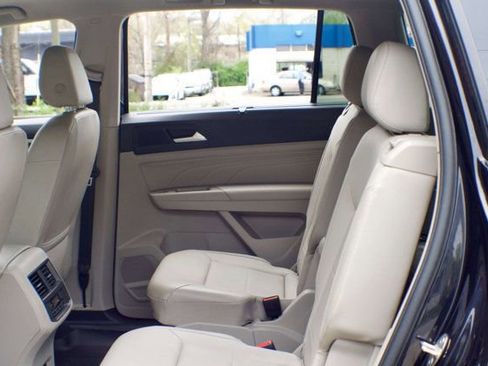 Used 2022 Volkswagen Atlas SE image 43