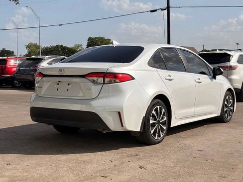 Used 2023 Toyota Corolla LE FWD image 3