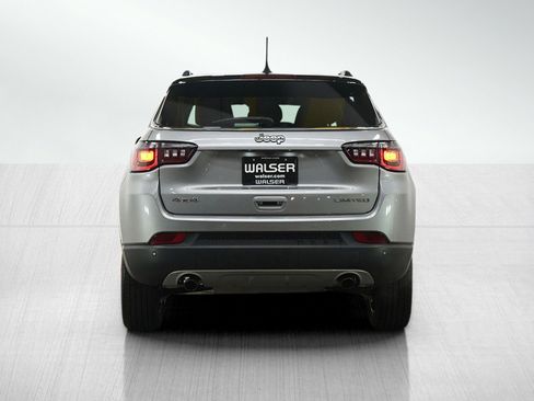 Used 2023 Jeep Compass Limited image 4