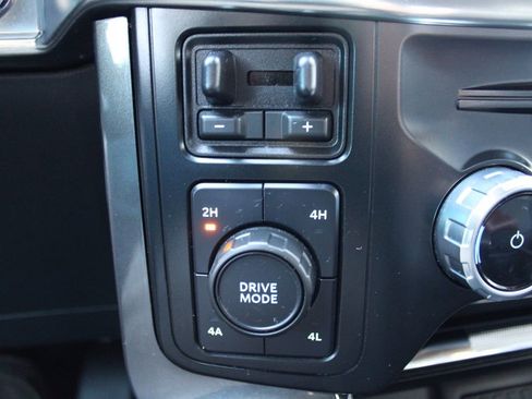 Used 2023 Ford F150 Lariat AWD/4WD image 27