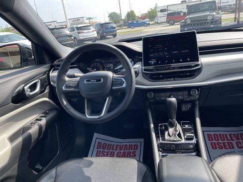 Used 2024 Jeep Compass Limited AWD/4WD image 2