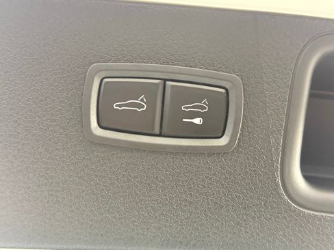 New 2026 Porsche Macan image 18