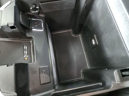Used 2025 Chevrolet Silverado 1500 LTZ w/ LTZ Premium Package AWD/4WD image 35