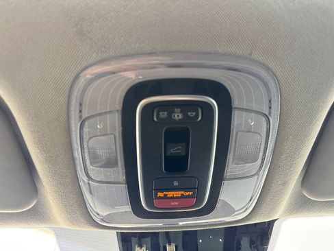 Used 2022 Hyundai Elantra Limited FWD image 32
