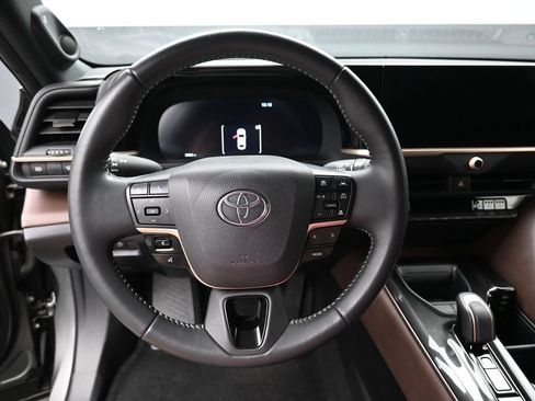Certified 2024 Toyota Crown AWD/4WD image 17
