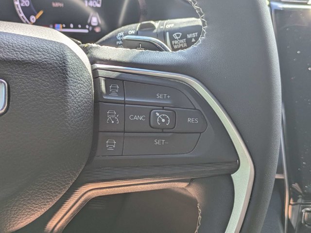 Used 2023 Jeep Grand Cherokee Altitude RWD image 29