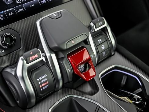 Used 2023 Lamborghini Urus Performante AWD/4WD image 33