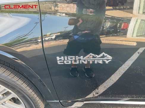 Used 2023 Chevrolet Traverse High Country image 7