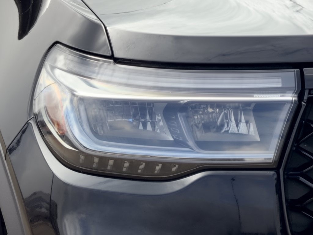 Used 2025 Ford Explorer ST-Line w/ Premium Package RWD image 12