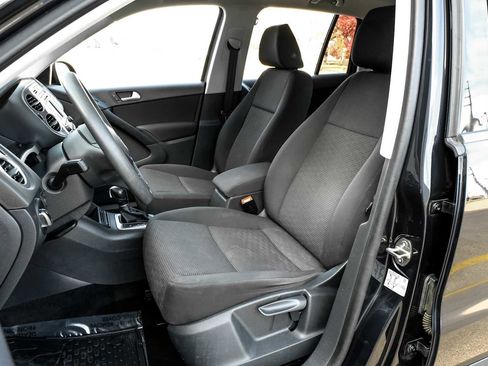 Used 2017 Volkswagen Tiguan S image 29