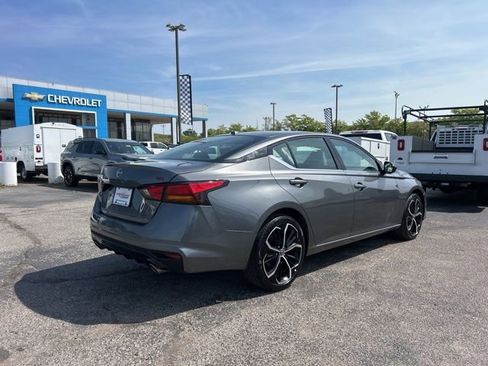 Used 2024 Nissan Altima 2.5 SR image 3