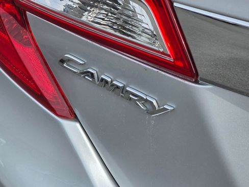 Used 2013 Toyota Camry XLE FWD image 9