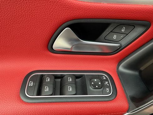 Used 2023 Mercedes-Benz CLA 250 image 10