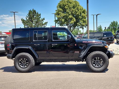 Certified 2024 Jeep Wrangler Unlimited Rubicon AWD/4WD image 2