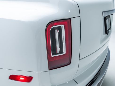 Used 2019 Rolls-Royce Cullinan AWD/4WD image 46