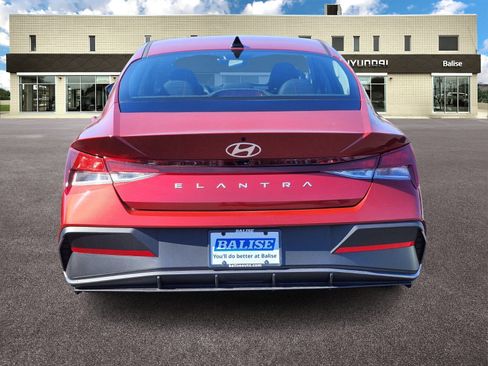 New 2026 Hyundai Elantra SE FWD image 4