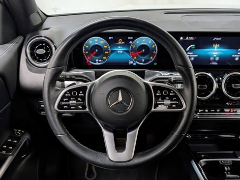 Used 2022 Mercedes-Benz GLB 250 4MATIC image 31