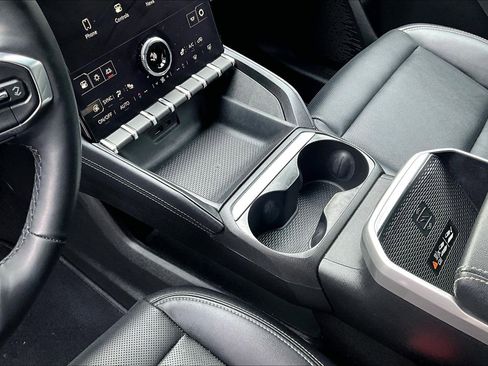 Used 2025 GMC Terrain Elevation w/ Elevation Premium Package image 10