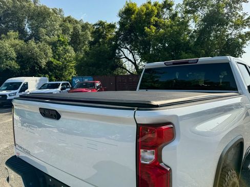 Used 2024 Chevrolet Silverado 2500 LT AWD/4WD image 19