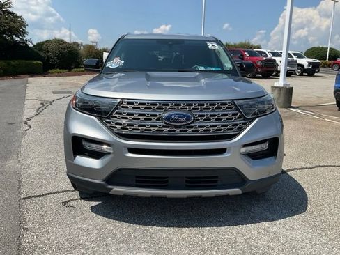 Used 2023 Ford Explorer Limited AWD/4WD image 2