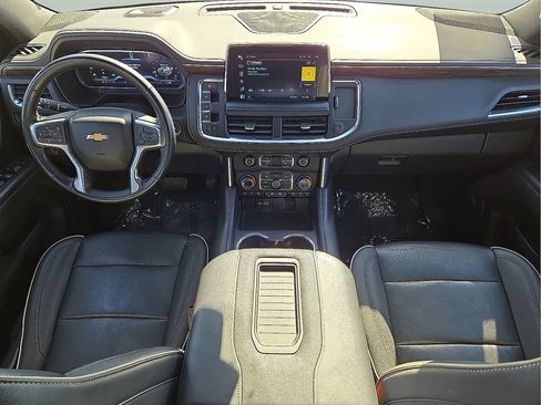 Used 2023 Chevrolet Suburban Premier image 19