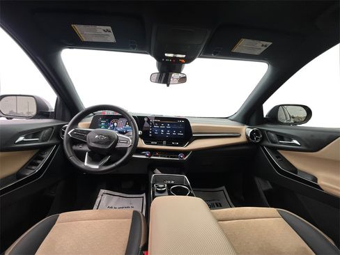 Used 2025 Chevrolet Equinox ACTIV w/ LPO, Floor Liner Package image 12