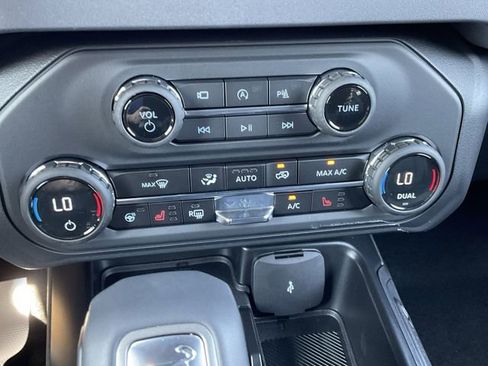 New 2025 Ford Bronco Outer Banks image 19