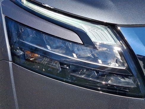 New 2025 Nissan Pathfinder SV image 11