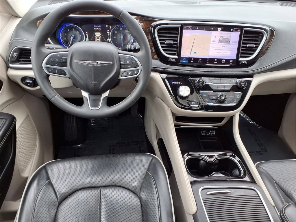 Used 2023 Chrysler Pacifica Limited FWD image 10