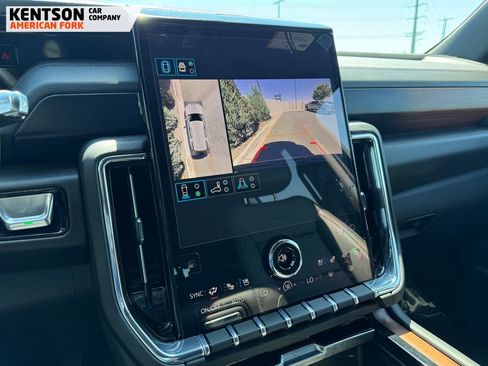 Used 2026 GMC Yukon Denali w/ Sun & Power Step Package AWD/4WD image 22