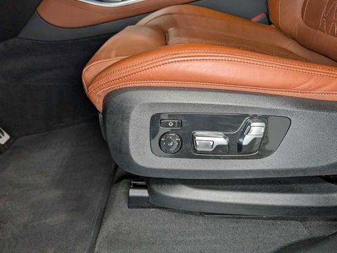 Used 2025 BMW X5 M60i AWD/4WD image 40