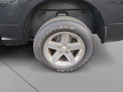 Used 2017 RAM 1500 Express AWD/4WD image 14