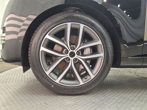 New 2026 Land Rover Range Rover SE image 5
