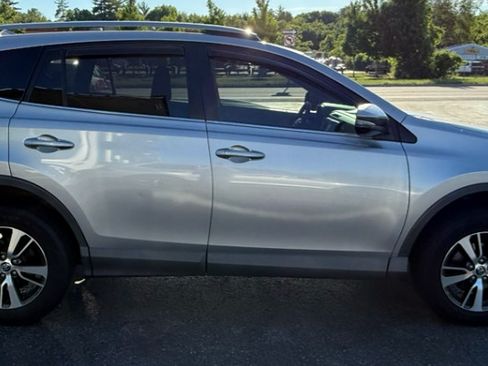 Used 2017 Toyota RAV4 XLE w/ Carpet Mat Package AWD/4WD image 3