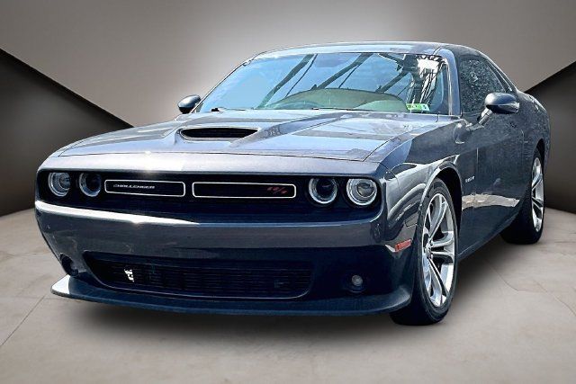 Used 2022 Dodge Challenger R/T RWD image 1
