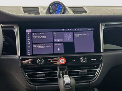 New 2026 Porsche Macan image 17