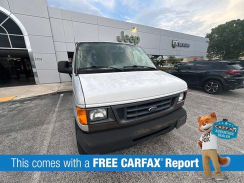 Used 2006 Ford E-350 and Econoline 350 XLT RWD image 3