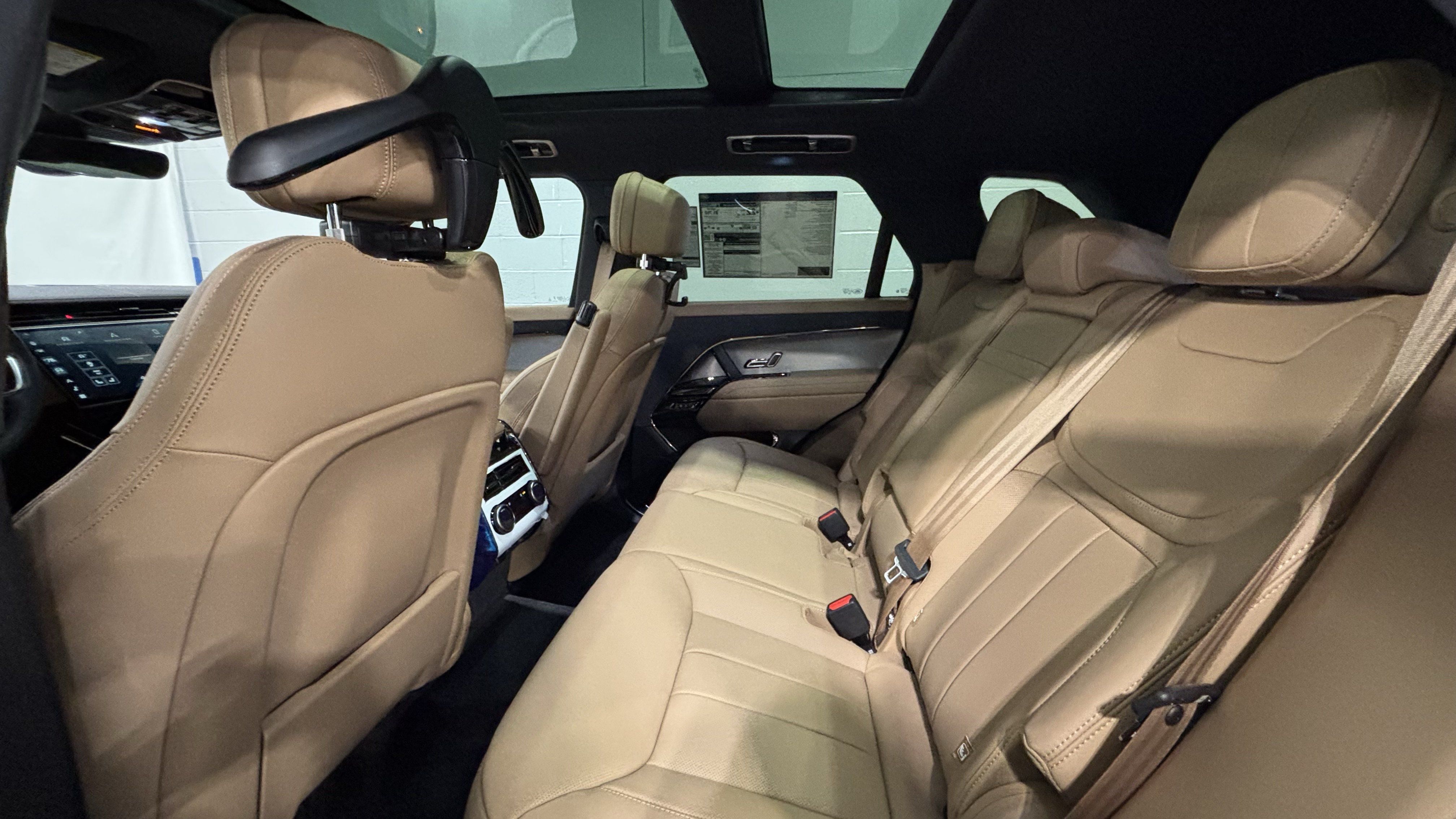 New 2026 Land Rover Range Rover Sport SE AWD/4WD image 6