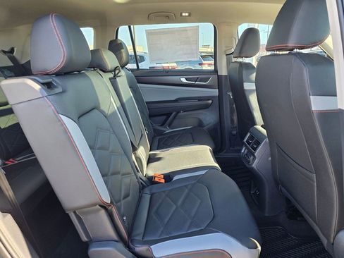 New 2026 Volkswagen Atlas Peak Edition AWD/4WD image 13
