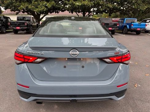 Used 2025 Nissan Sentra SR FWD image 5